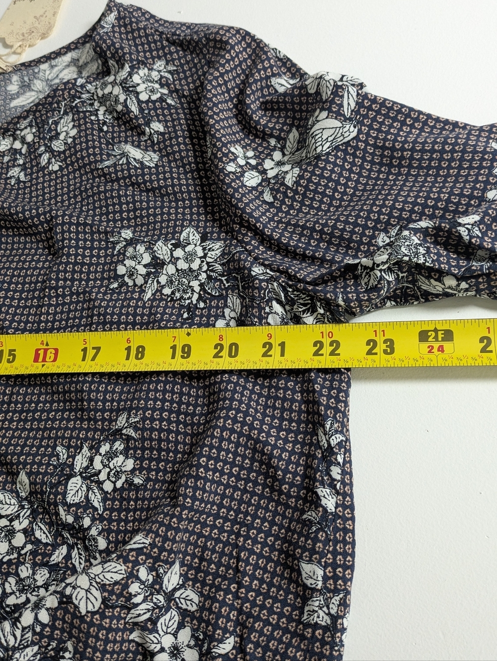 Hem & Thread Top Womens Large Bohemian Rayon Floral Tunic Open Back Gray New - Picture 7 of 10